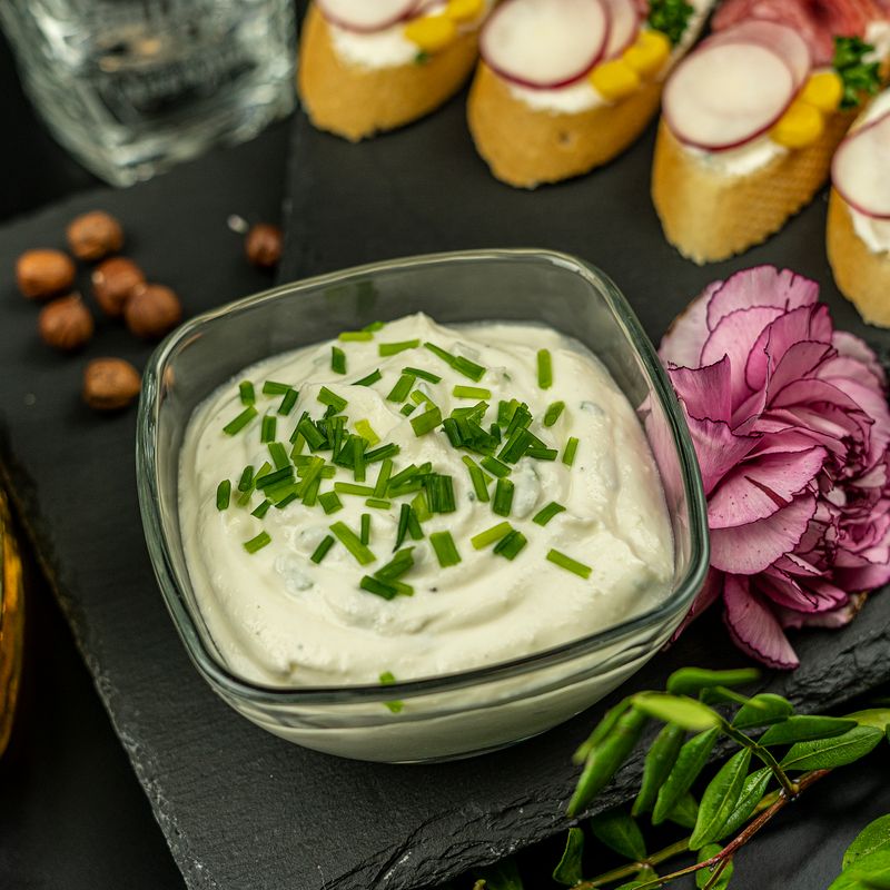 Creamy Onion Dip with Sour Cream and Chives