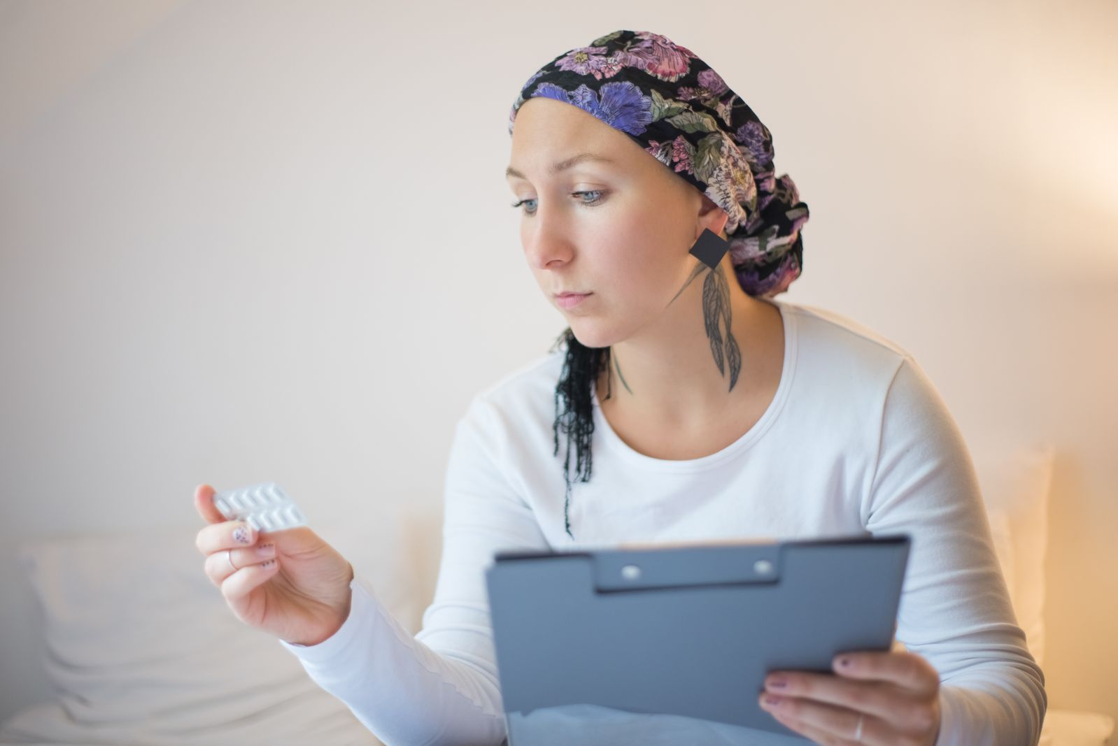 Paciente de oncologia sendo monitorado por sistema de inteligência artificial