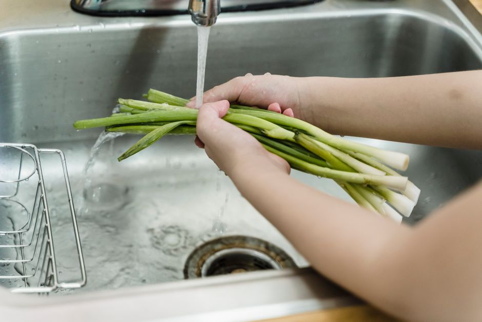 여름철 식품 안전을 위한 주방 위생 관리