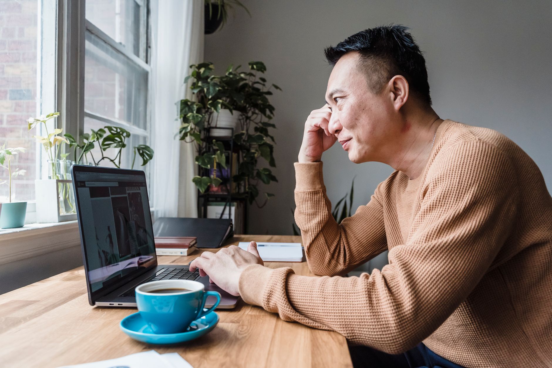 Brain IA vs ChatGPT pour la gestion d'entreprise : comparatif réel 2026