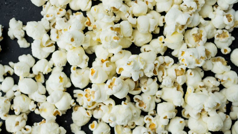Cheesy popcorn