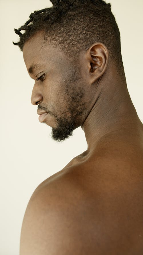 Gratis arkivbilde med afrikansk mann, ansiktshår, kropp