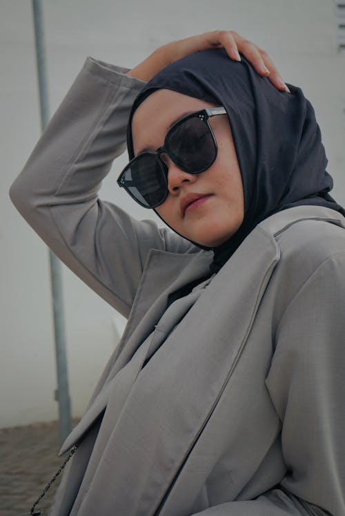Gratis lagerfoto af asiatisk kvinde, beskedenhedstøj, hijab Lagerfoto