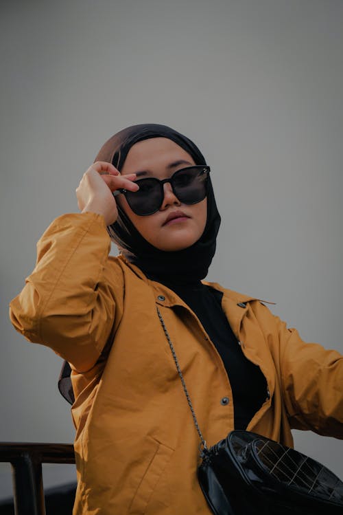 Gratis lagerfoto af asiatisk kvinde, beskedenhedstøj, fashionabel Lagerfoto