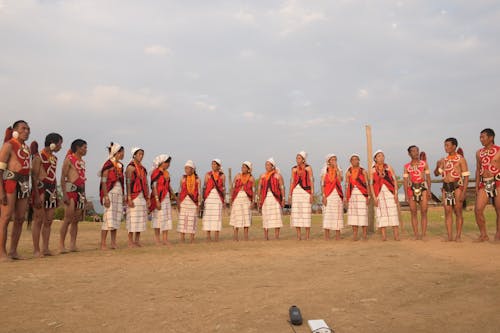 Immagine gratuita di abbigliamento tradizionale, cerimonia, donne
