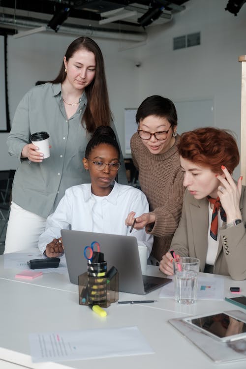 Free Women Brainstorming Together  Stock Photo
