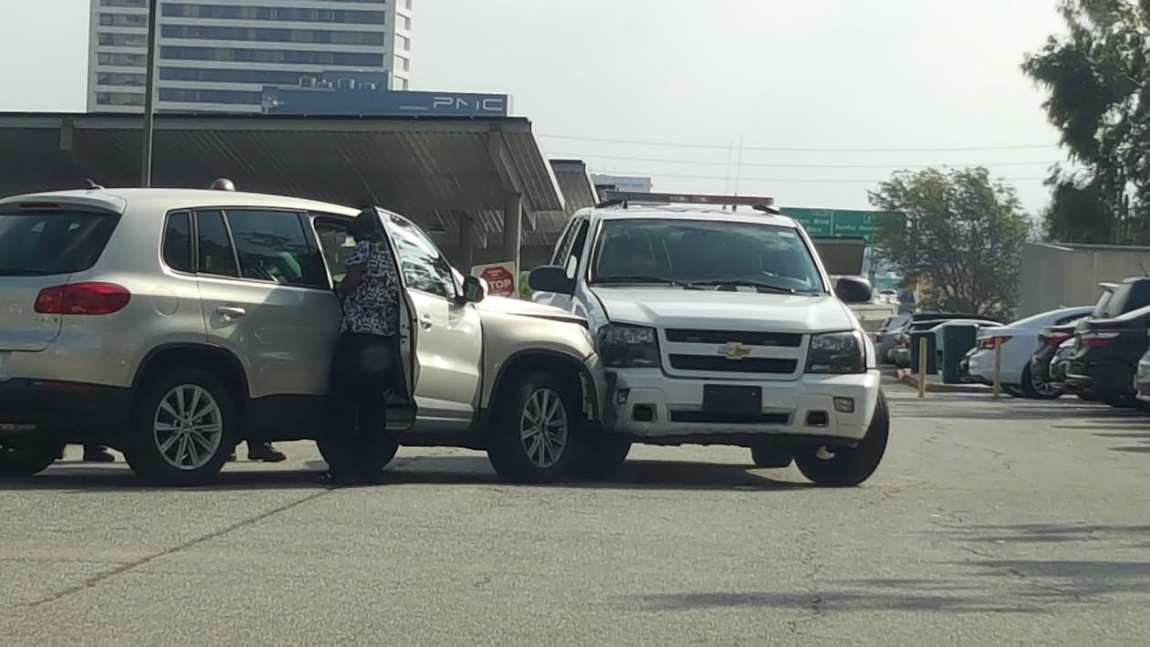 Free stock photo of car crash, police crash, suv crash