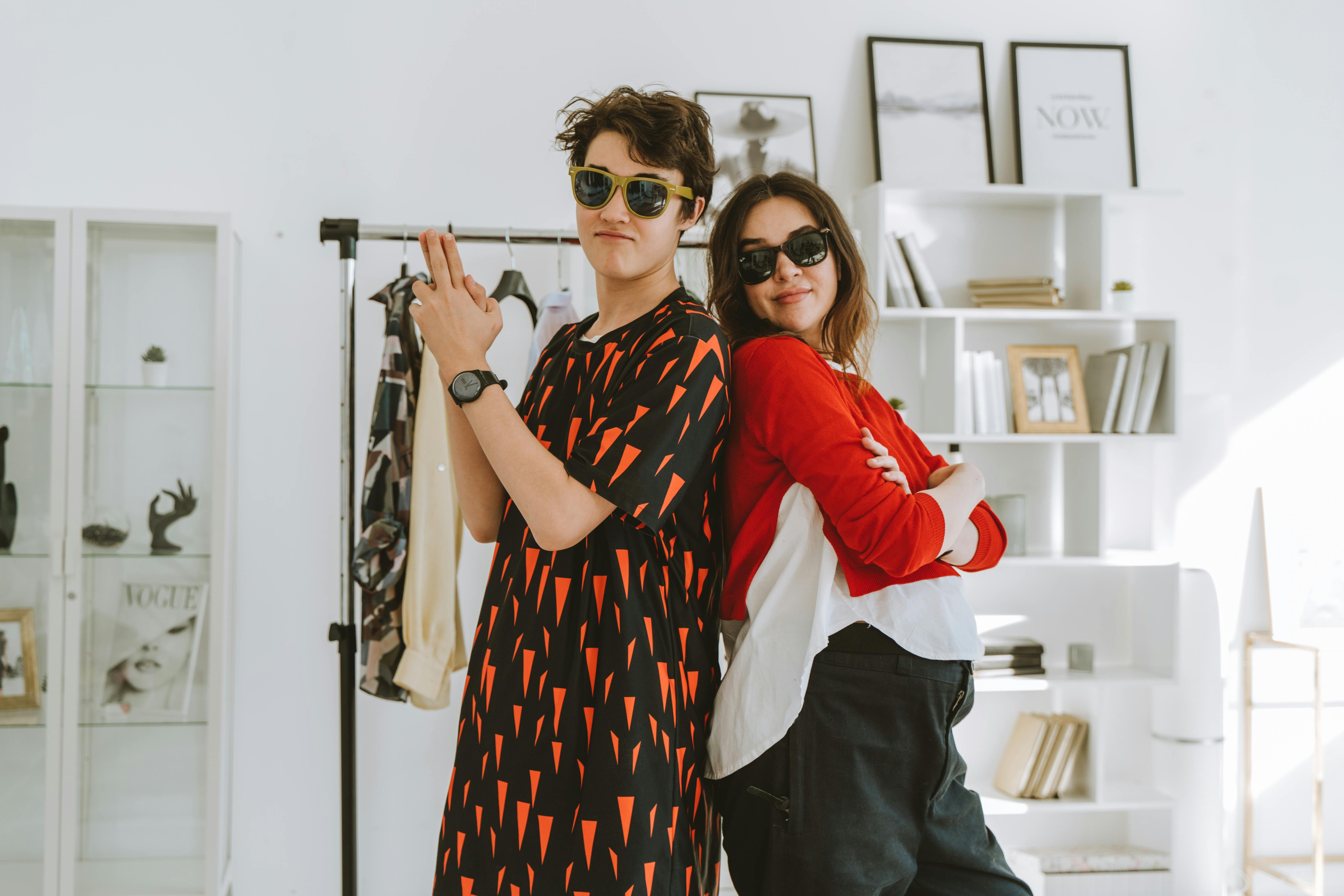 Kostenlos Kostenloses Stock Foto zu #indoor, brille, bücherregal Stock-Foto