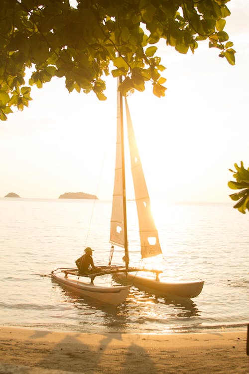 Imagine de stoc gratuită din apus de soare lumina, barcă, barcă cu pânze