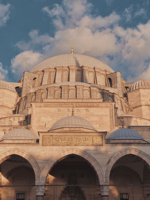 Free A stunning view of the Süleymaniye Mosque in Istanbul, capturing its architectural grandeur. Stock Photo