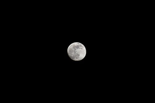 Foto d'estoc gratuïta de cel nocturn, fosc, fotografia de lluna