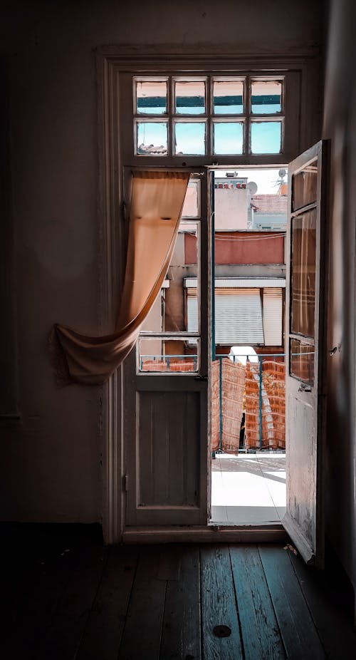 Kostnadsfri bild av arkitektur, balkong, dörr