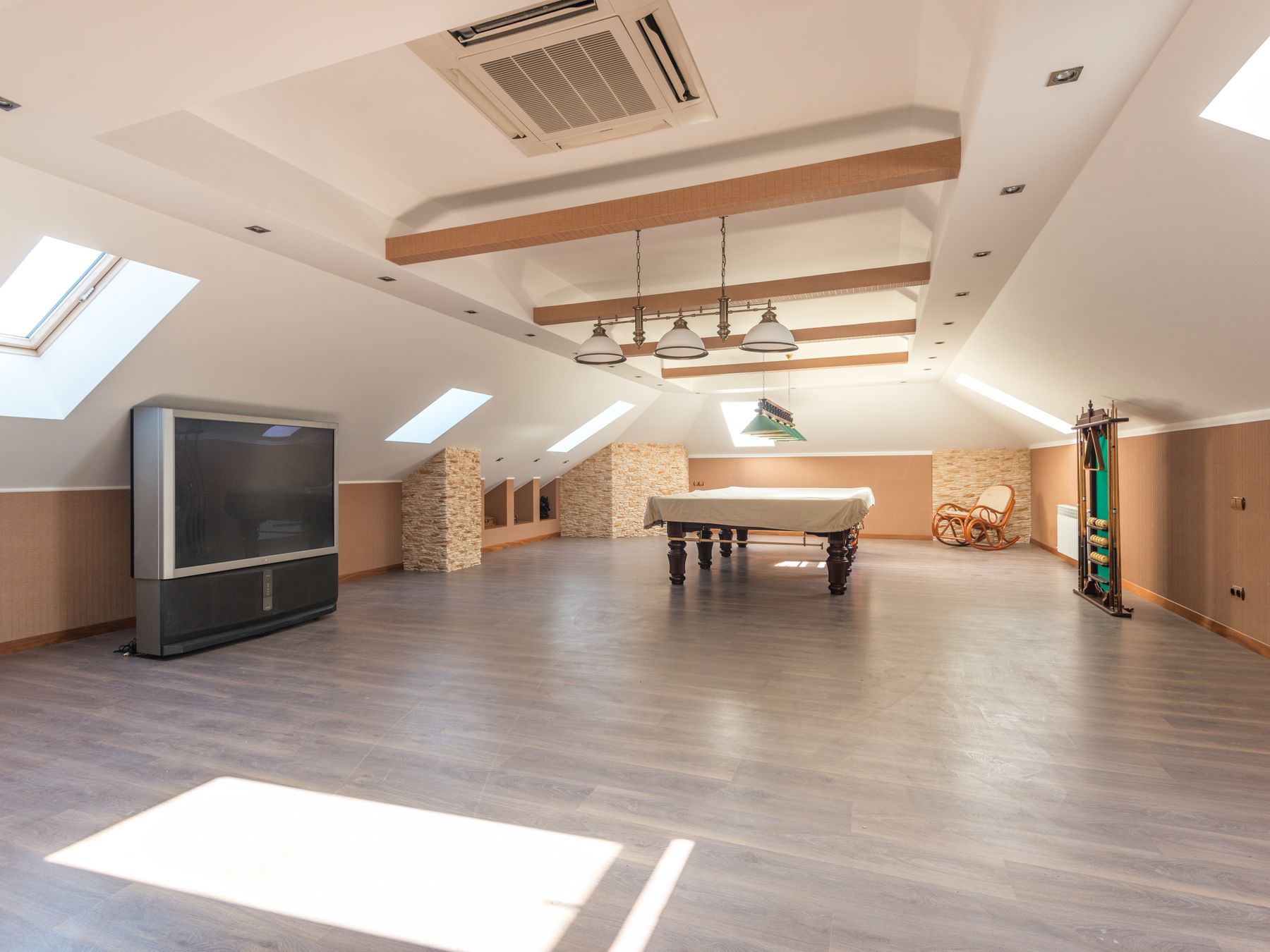 End of Tenancy Decorating in Woodlands — a freshly painted, spotless finish