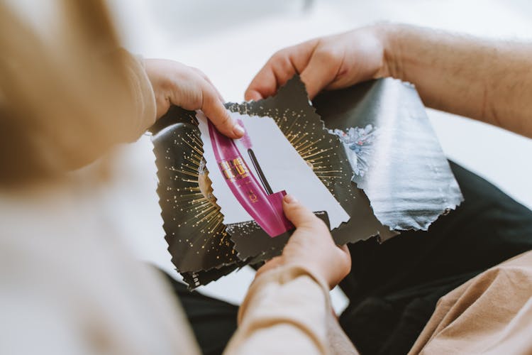 Makeup Pictures In Hands