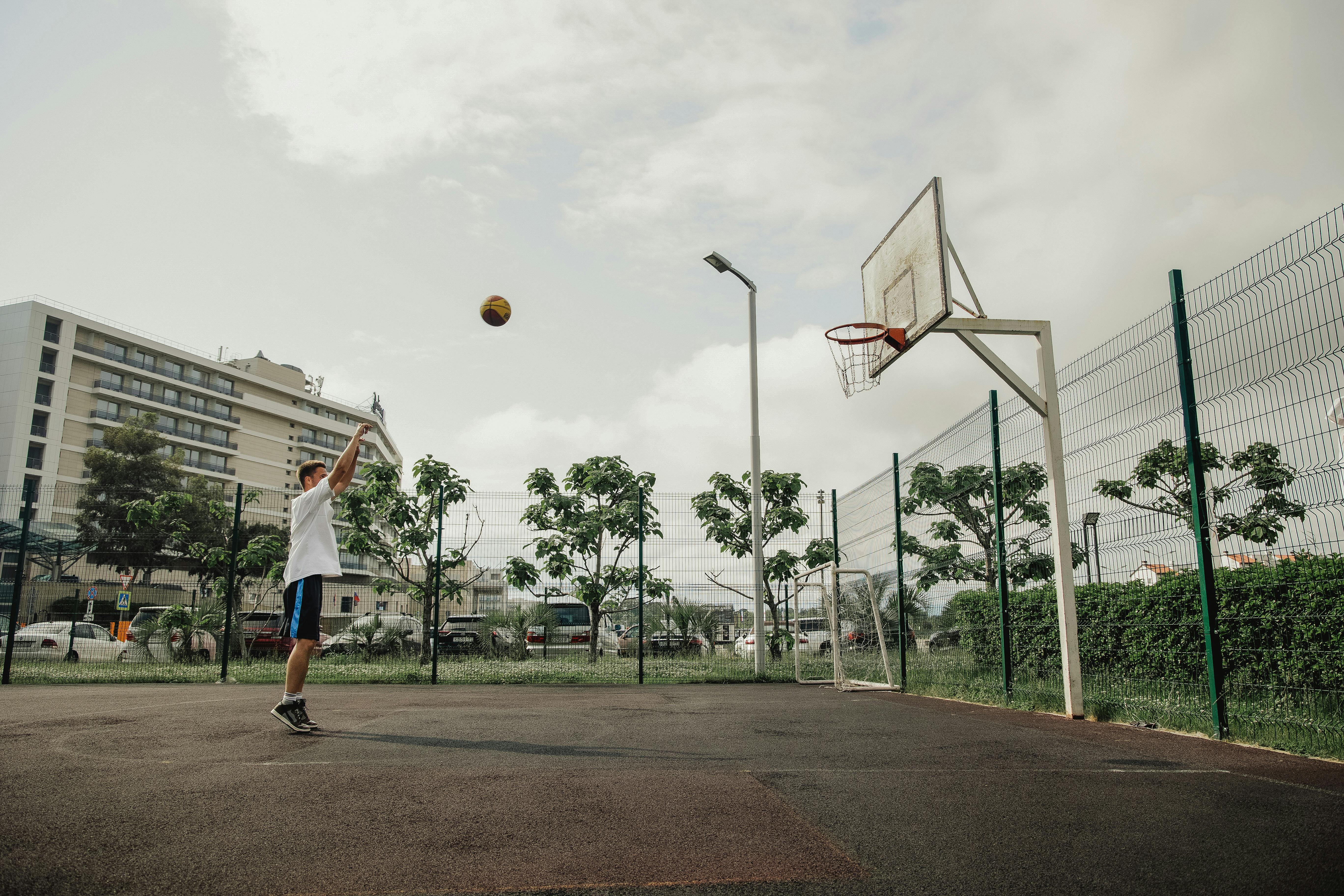 Dampak Kualitas Udara pada Performa Lari Atlet Remaja Perkotaan