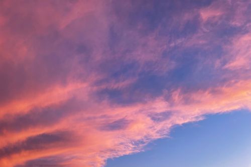 Free Dramatic pink and blue clouds during sunset in Vienna, Austria, creating a vibrant sky. Stock Photo