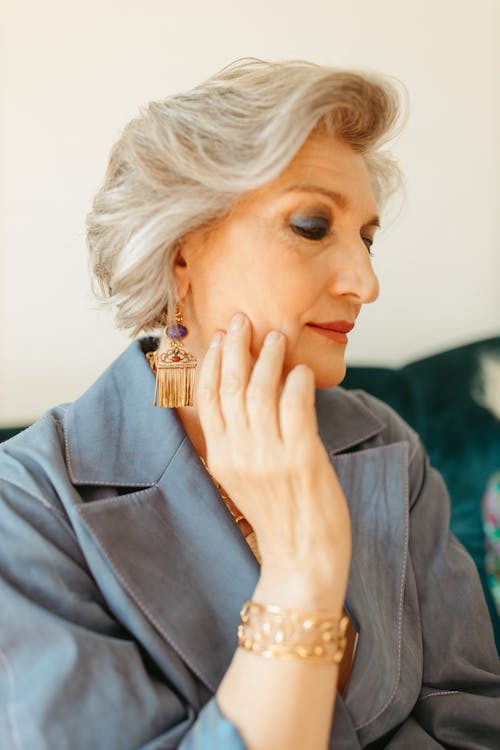 Free Elderly Woman Wearing an Earring Stock Photo