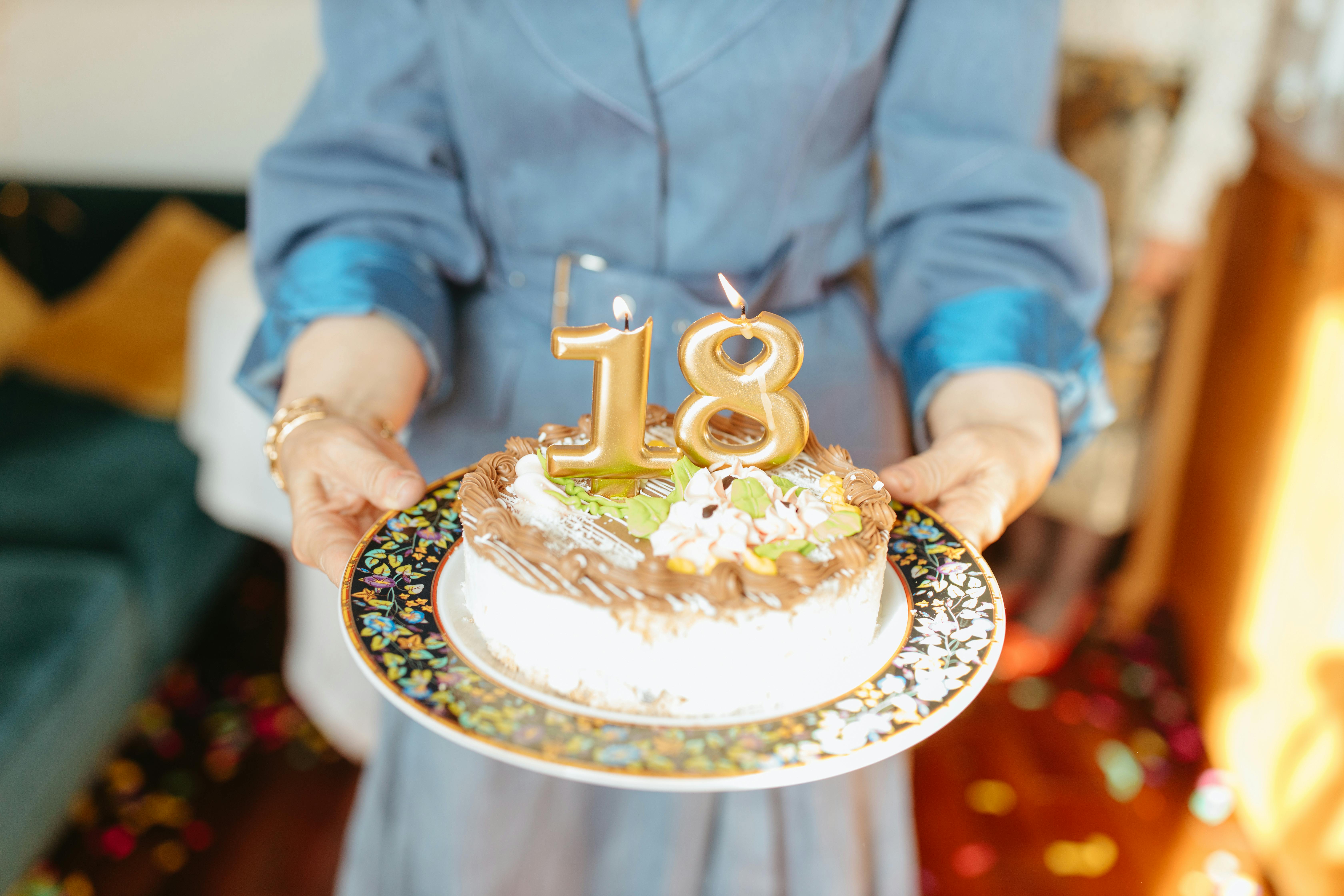 18th birthday cake photography