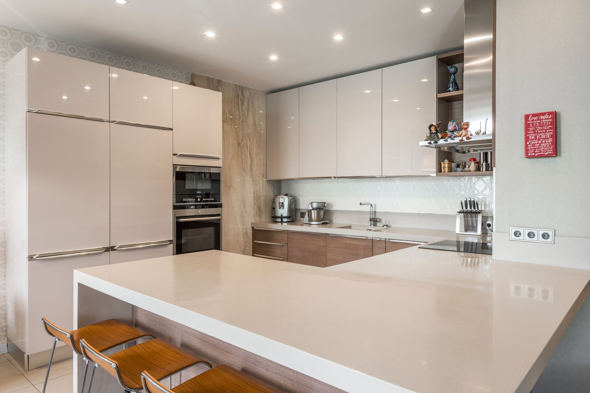 https://www.pexels.com/photo/kitchen-interior-8089190/