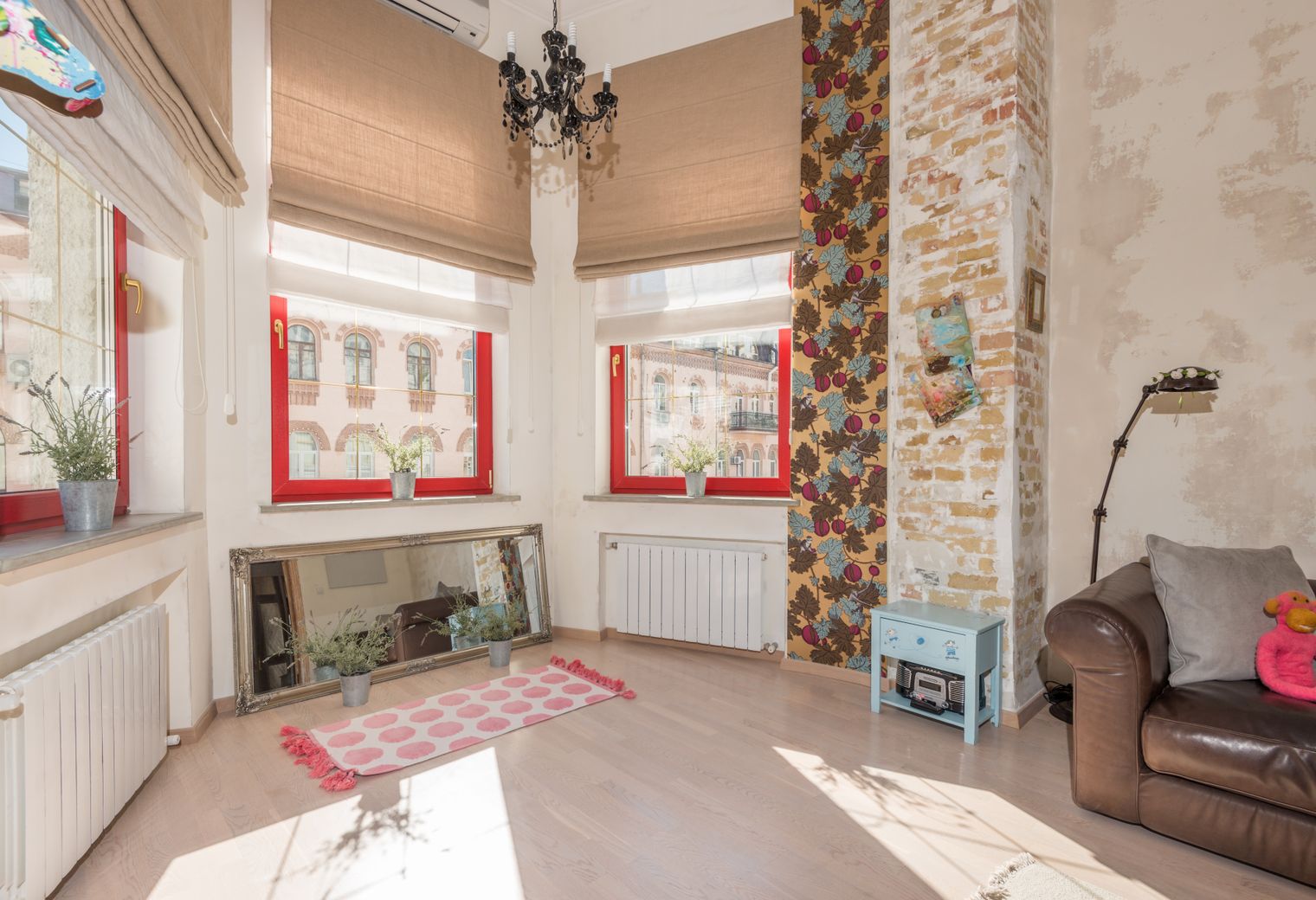 Wallpapering in Wanstead — a freshly painted, spotless finish