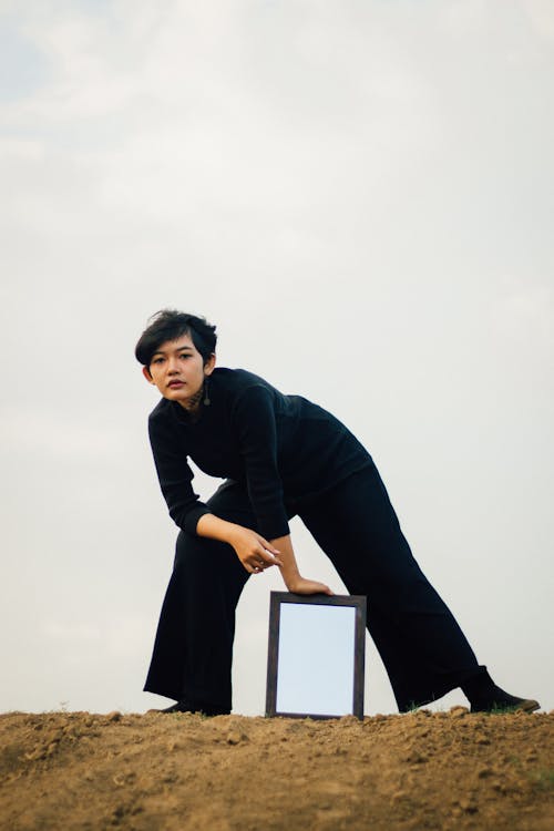 Ingyenes stockfotó ázsiai nő, barna, fekete ruhát témában
