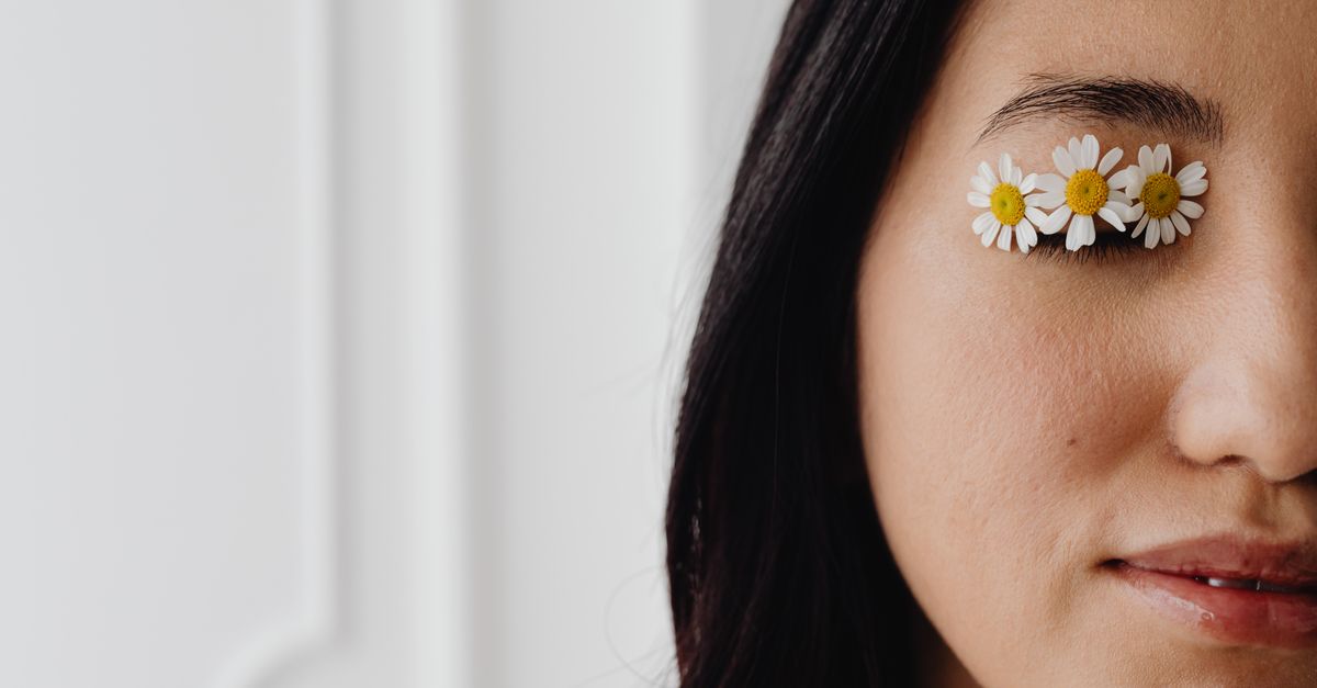 Facial Acupuncture: A Natural Way to Reduce Stress and Balance Cortisol
