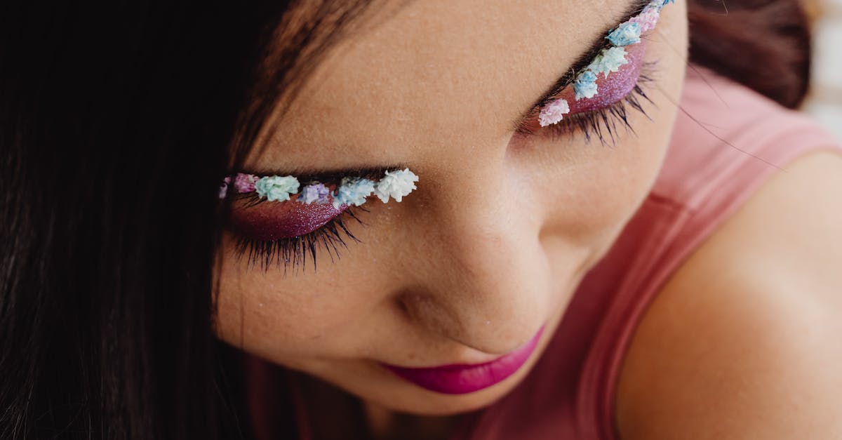 How to shape eyebrows with brow pencil
