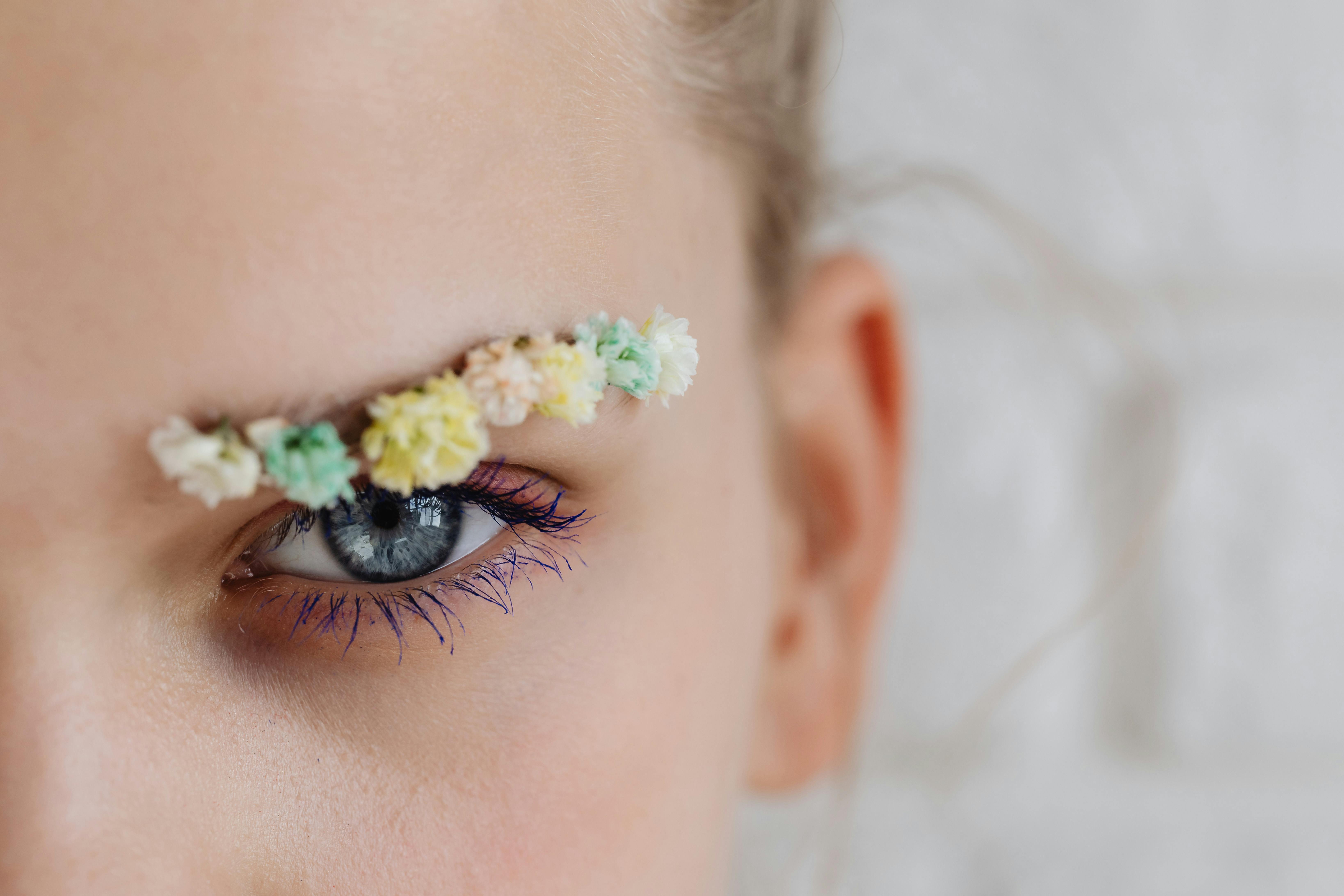 Watercolor Makeup Is Spring’s Softest — &amp; Surprisingly Easy — Beauty Trend - Refinery29 — Photo by www.kaboompics.com on 