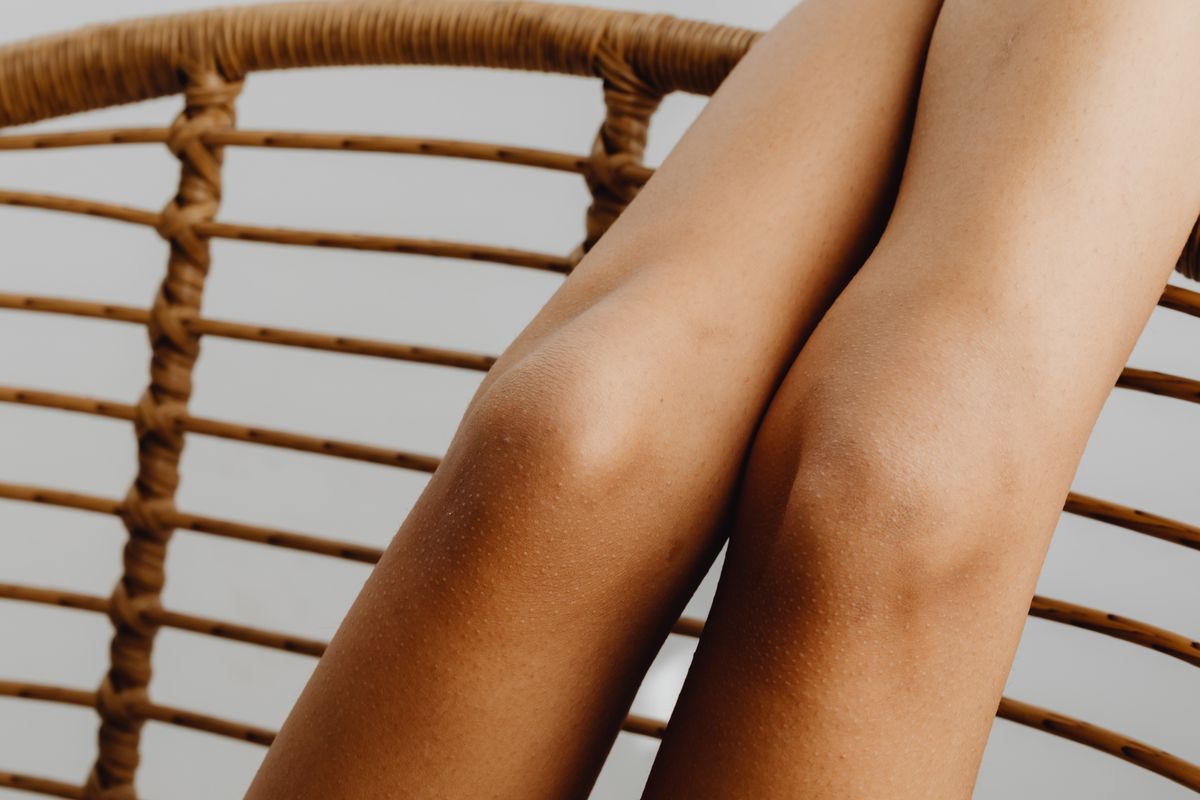 Egyenletes, aranybarna bőr spray tan után