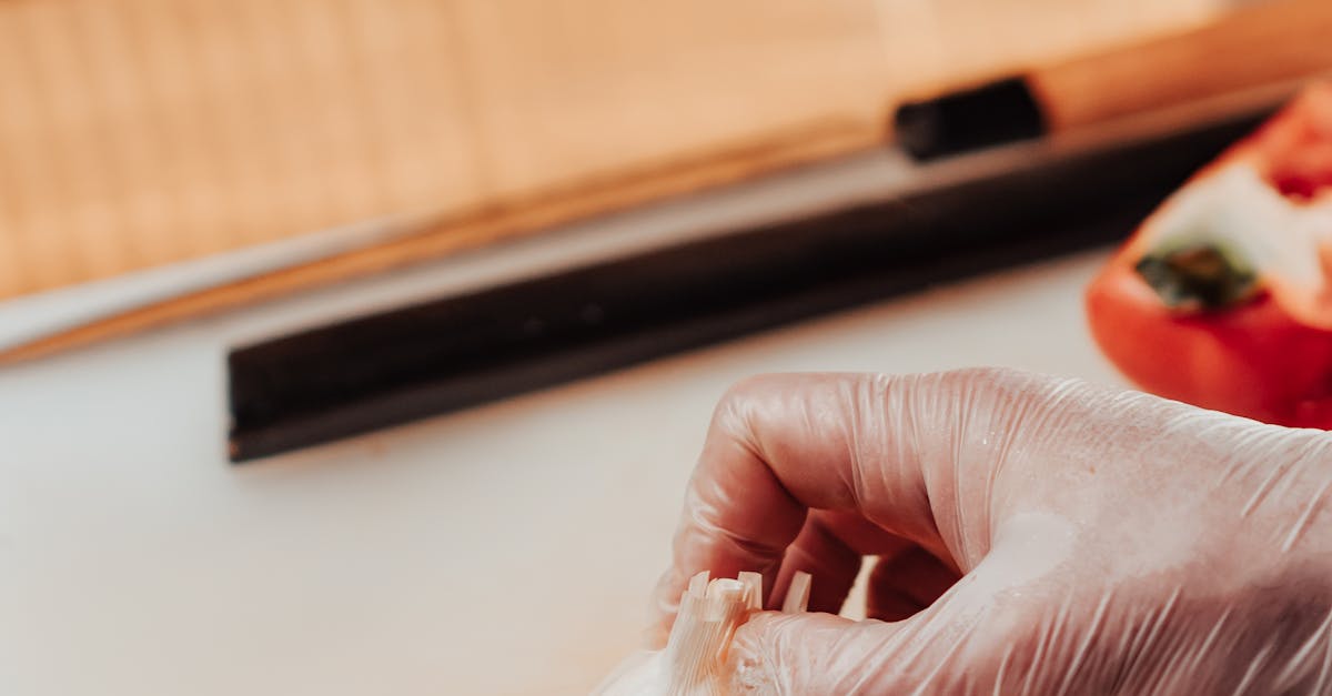 How to get garlic smell off my fingers