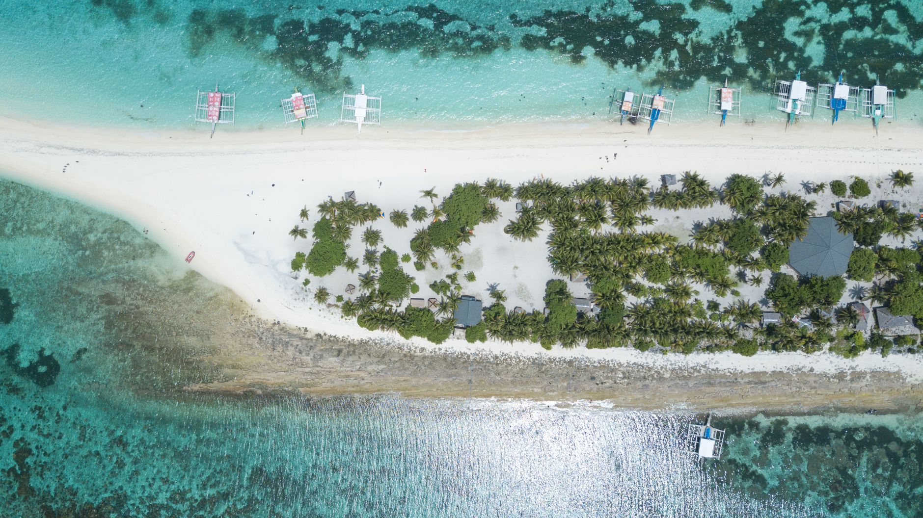 Eksplor Pulau Tinabo, Surga Tersembunyi di Wakatobi untuk Liburan Alam dan Budaya