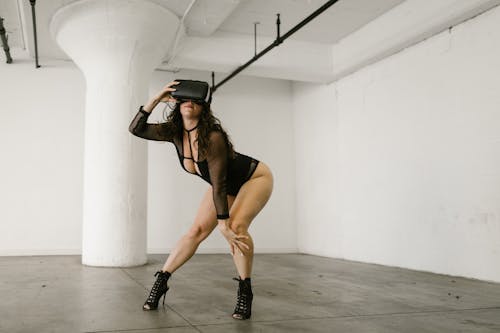 Gratis Immagine gratuita di auricolare per realtà virtuale, colpo pieno, coreografia Foto a disposizione