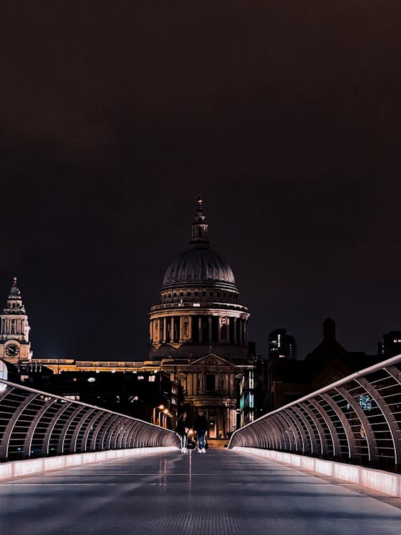 St. Paul's Cathedral in London · Free Stock Photo
