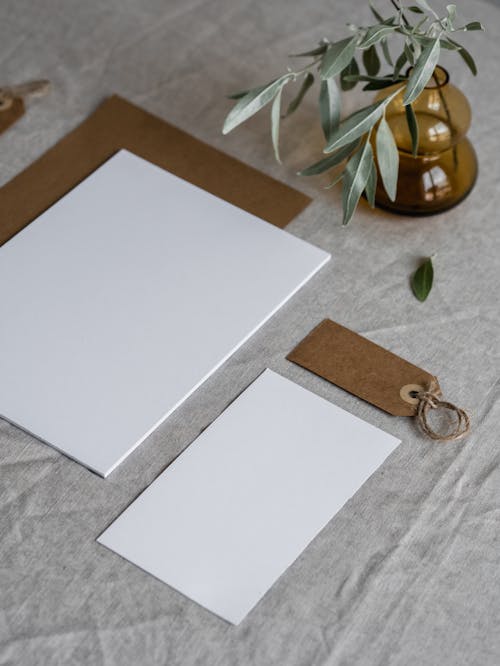 Free Close-up Photo of Blank Papers Stock Photo