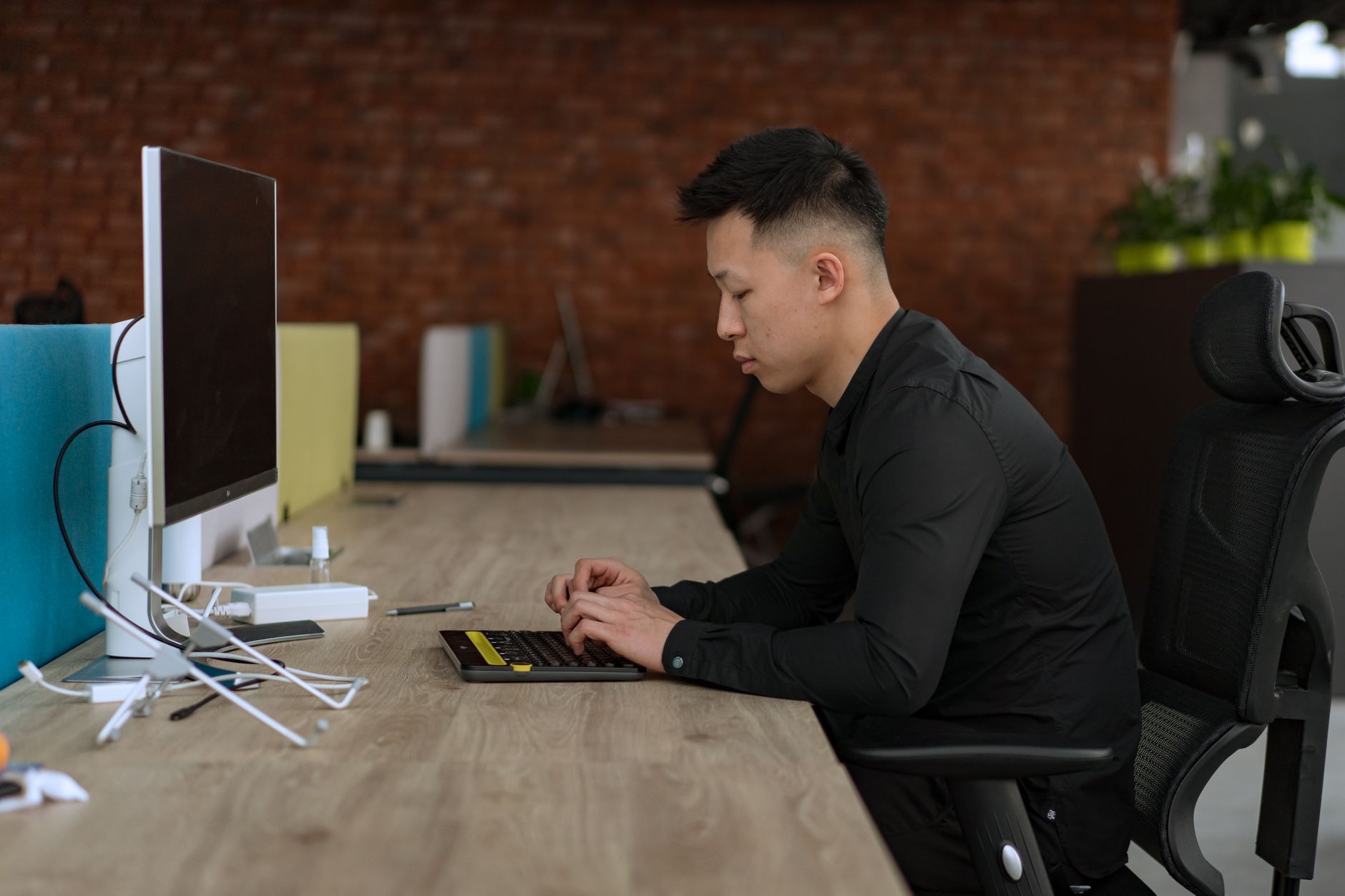 Best Posture Correctors for Desk Workers (2026)