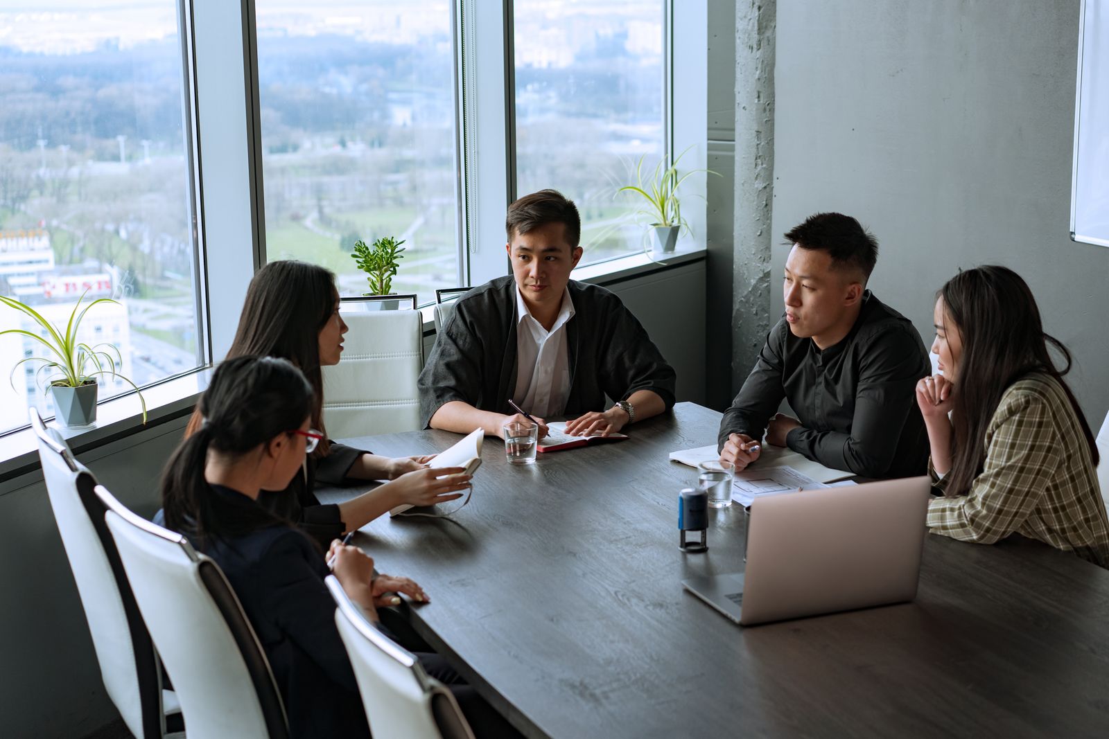 Pandai Media team collaborating on a growth strategy