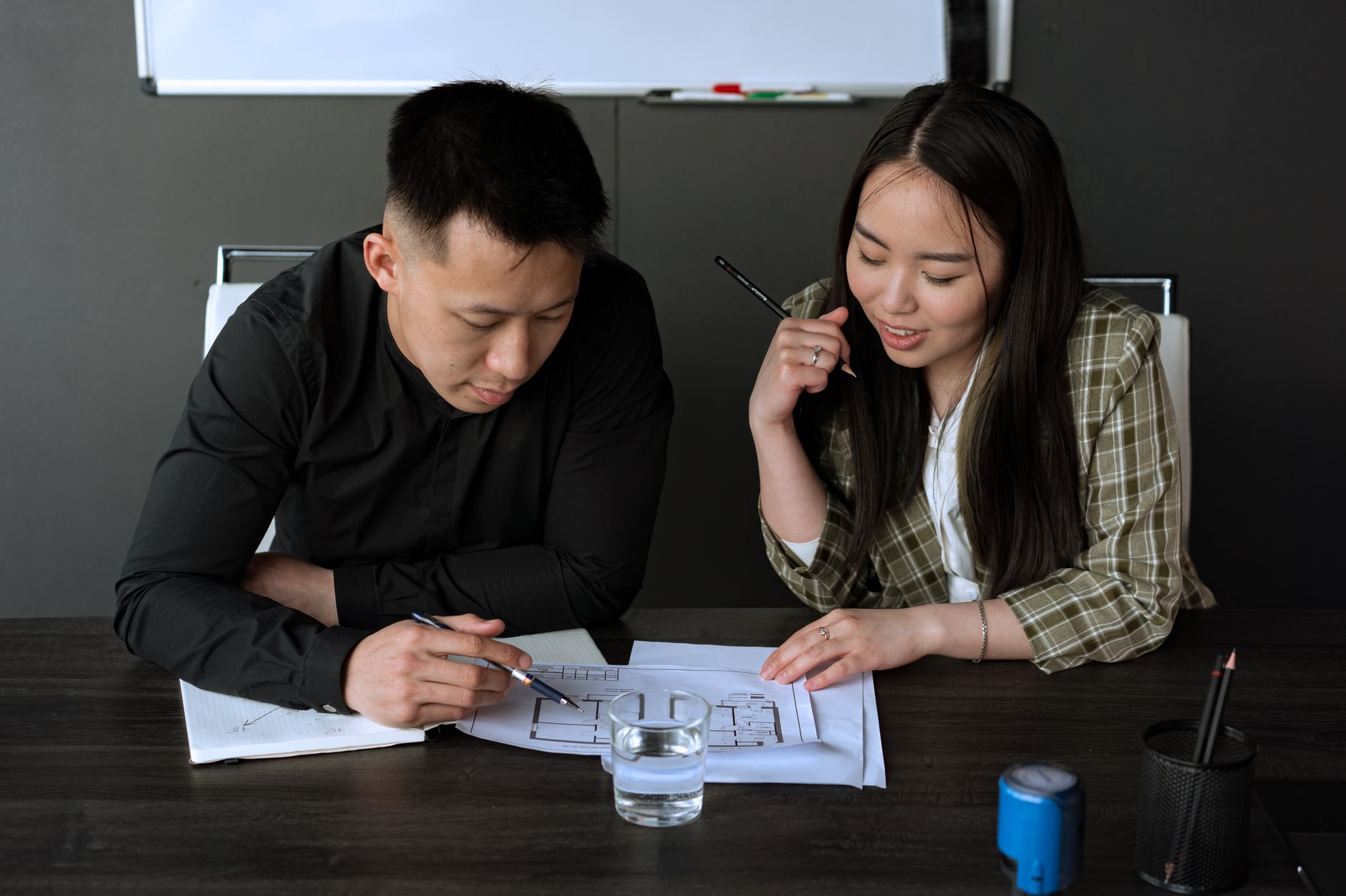 Thiên Bình và Nhân Mã tìm kiếm sự nghiệp cân bằng và đầy trải nghiệm.
