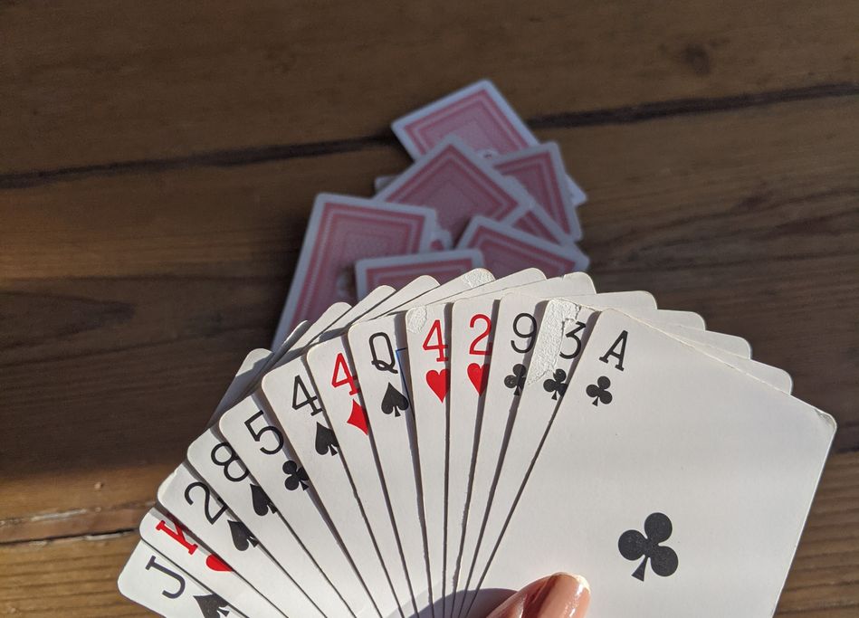 Online Casino: Spielautomaten und Live-Spiele im Ăśberblick