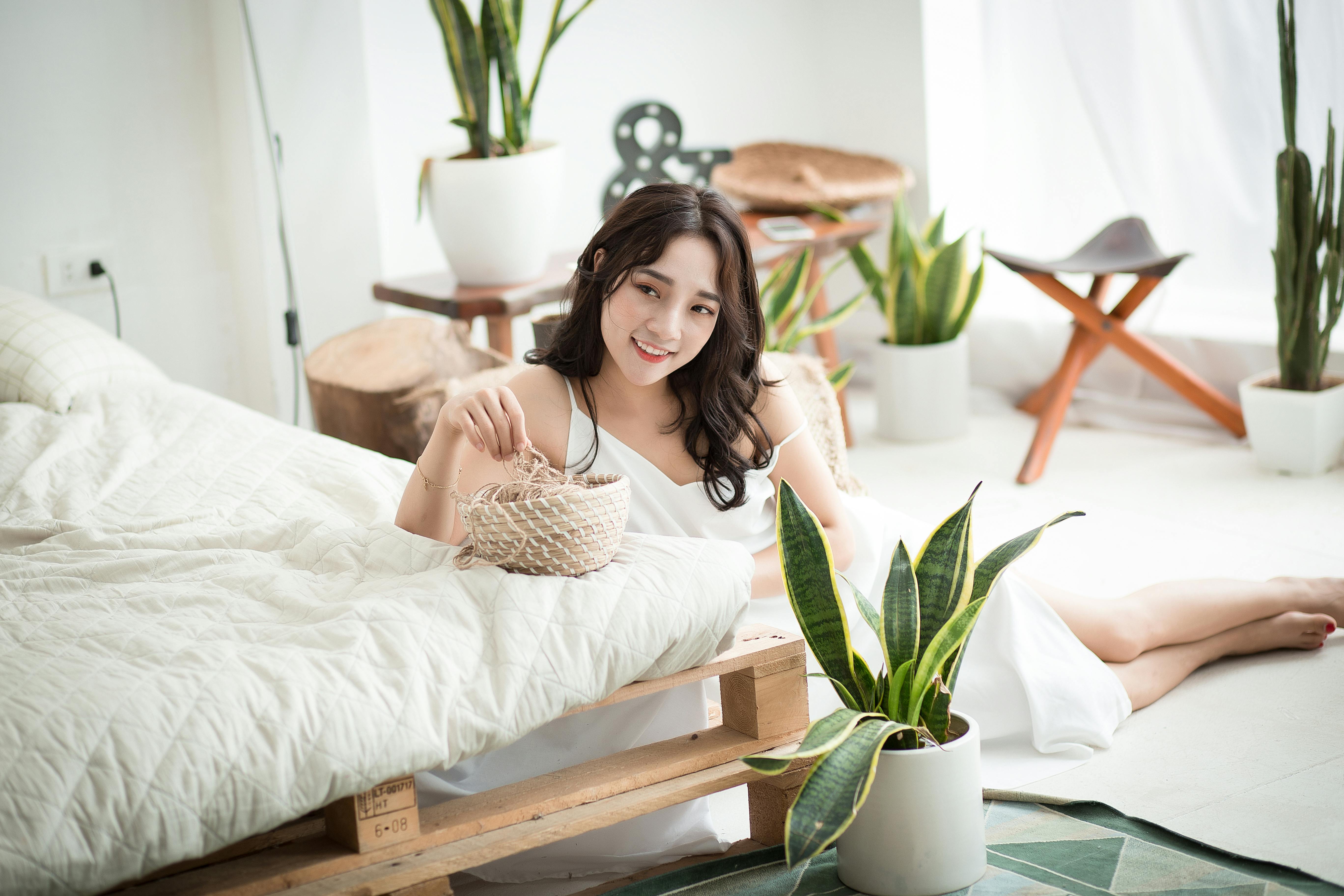 The air in your bedroom may be quietly harming your sleep and recovery — Photo by Bốn Mắt on Pexels