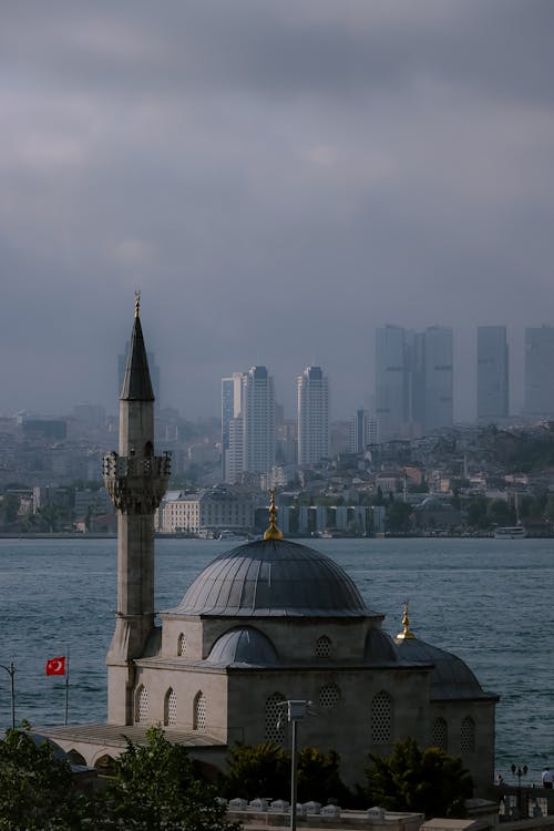 Foto stok gratis arsitektur islam, bangunan terkenal, masjid dolmabahce