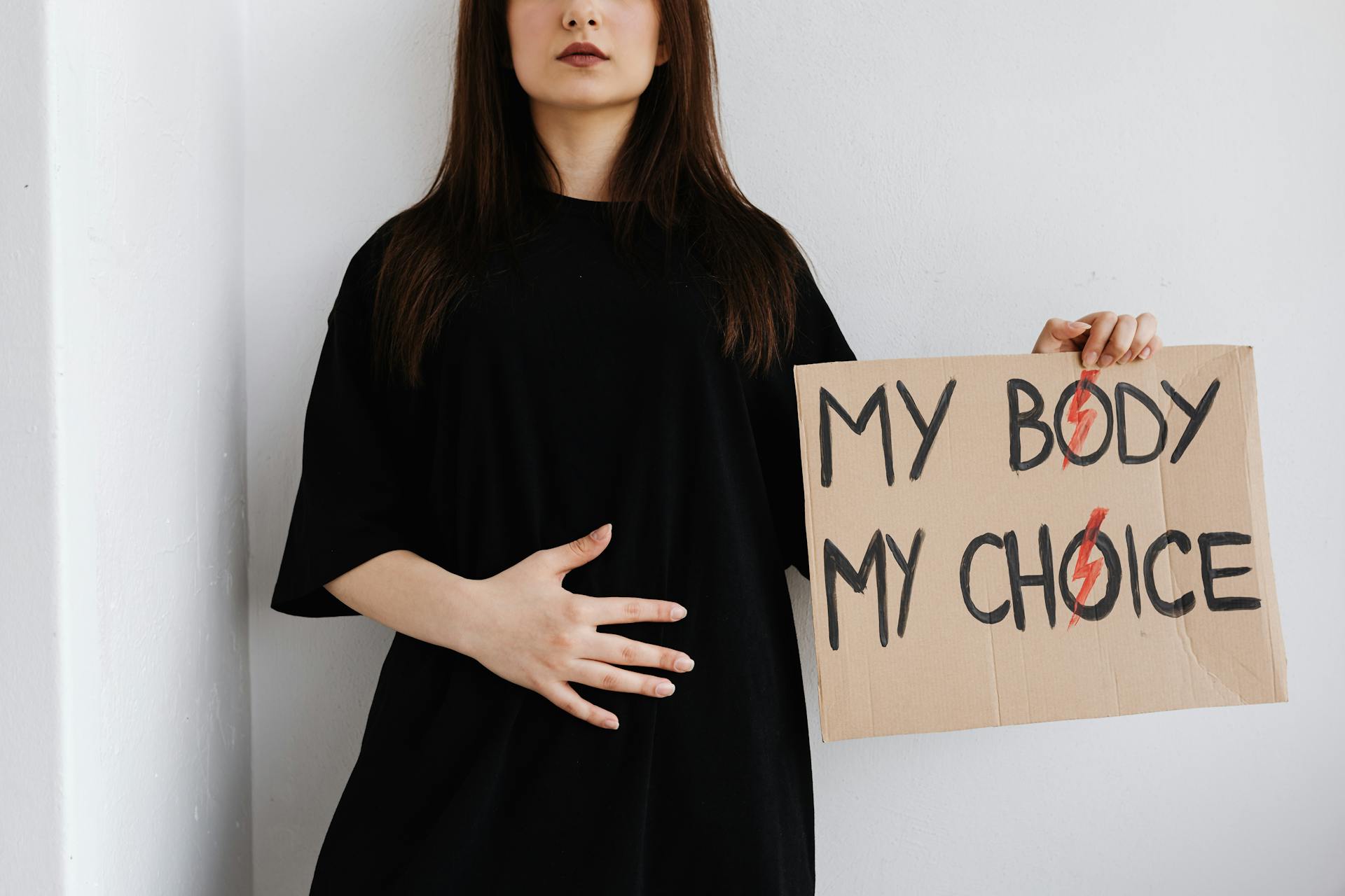 Person Wearing an Oversized Black Shirt