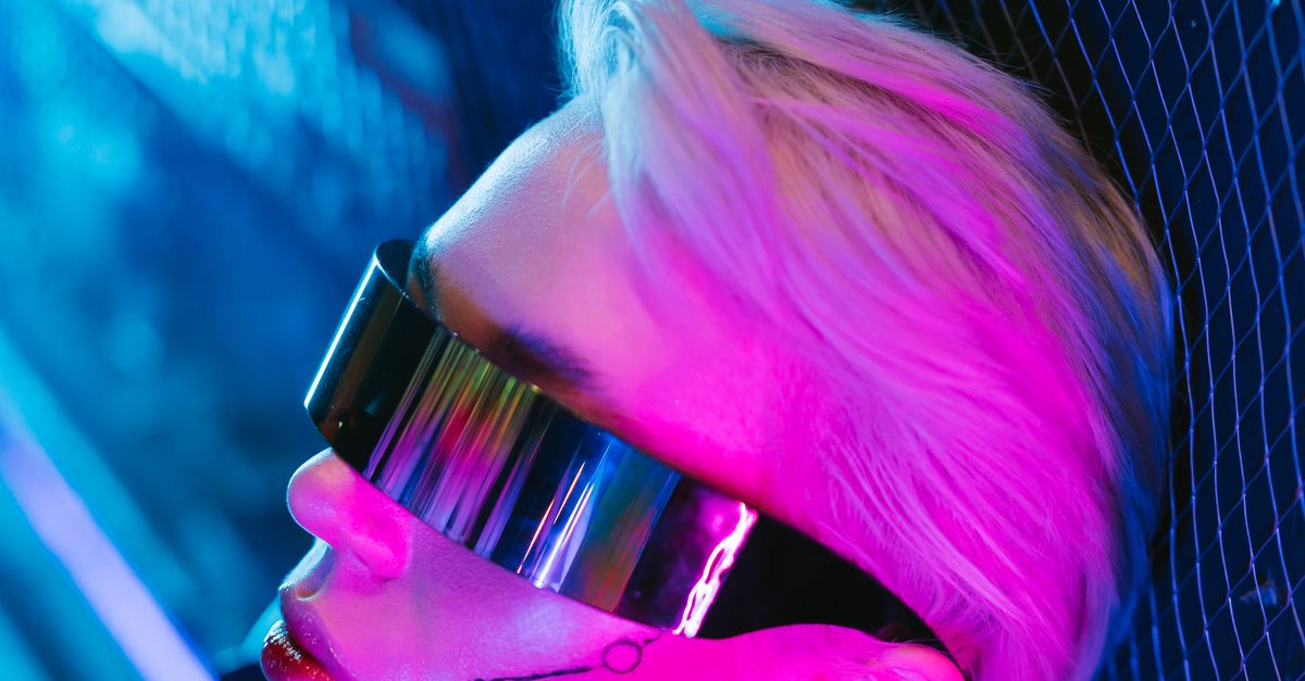 How Mugler’s runway spectacles advanced the look of futuristic aesthetics How Mugler’s runway spectacles advanced the look of futuristic aesthetics