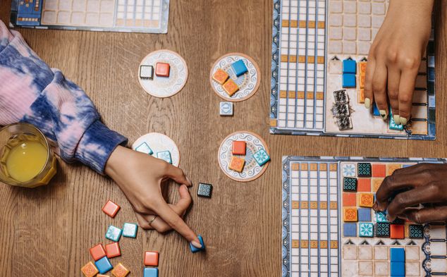 Online Casino: Spielautomaten und Live-Spiele im Überblick