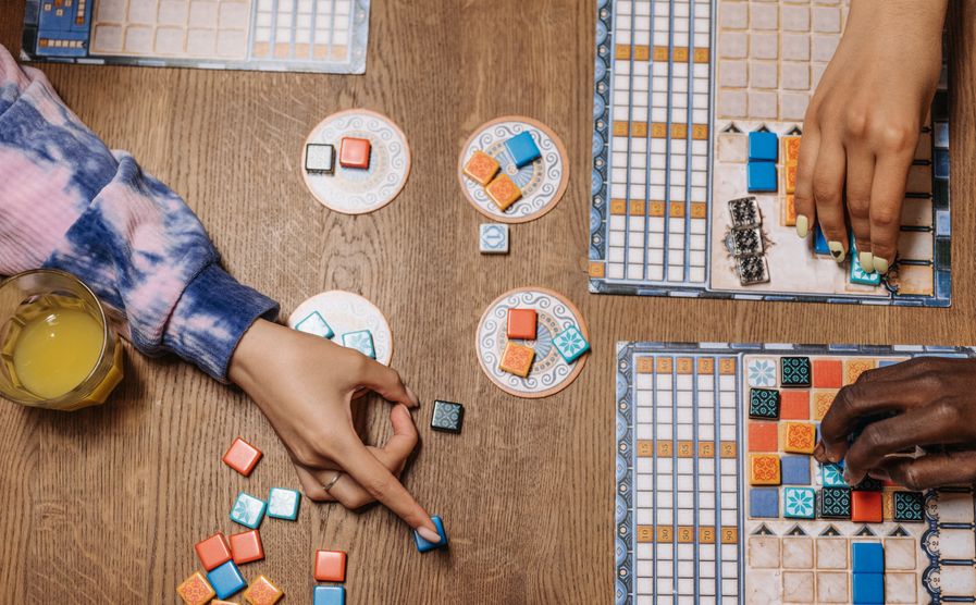 Online Casino: Spielautomaten und Live-Spiele im Überblick