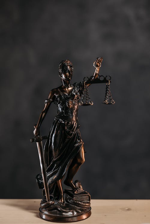 Free Close-up Photo of a Lady Justice Statuette Stock Photo