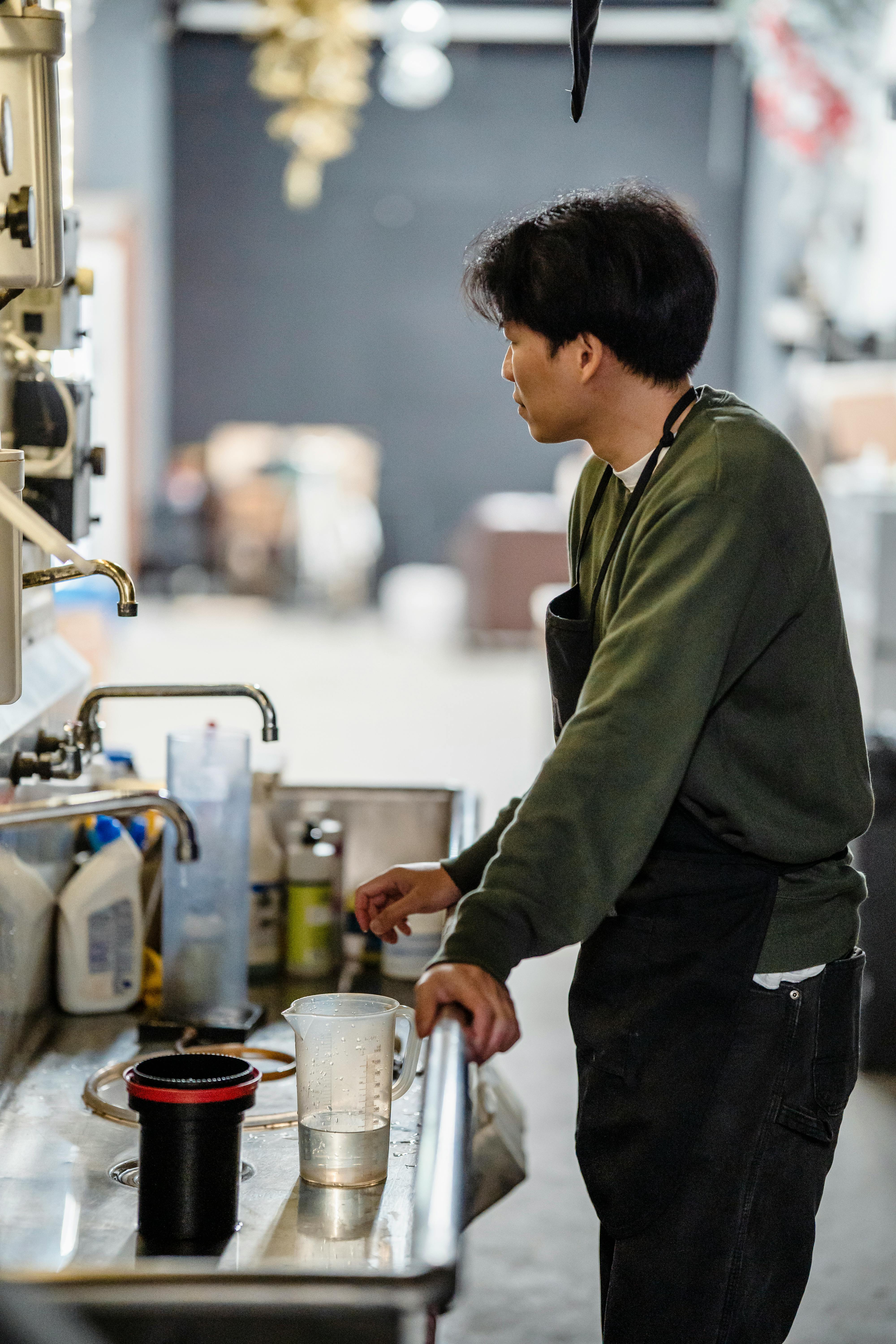 How to Craft Irresistible Pitches That Capture the Attention of Industry Bloggers in 2023