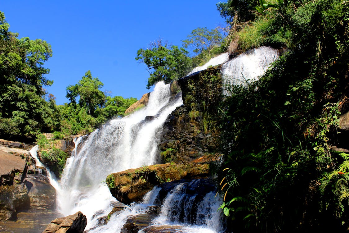 Free Scenic View of Waterfalls Stock Photo