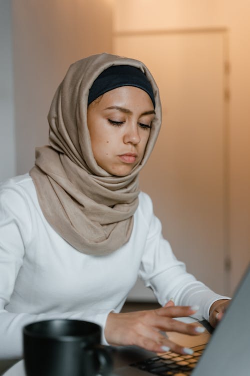 Free Ilmainen kuvapankkikuva tunnisteilla henkilö, hijab, islam Stock Photo