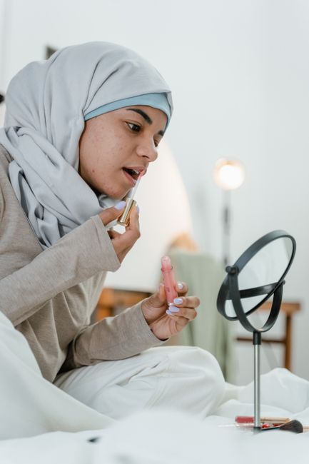 Tips Tambahan untuk Kenyamanan Hijab Seharian Tips Tambahan untuk Kenyamanan Hijab Seharian