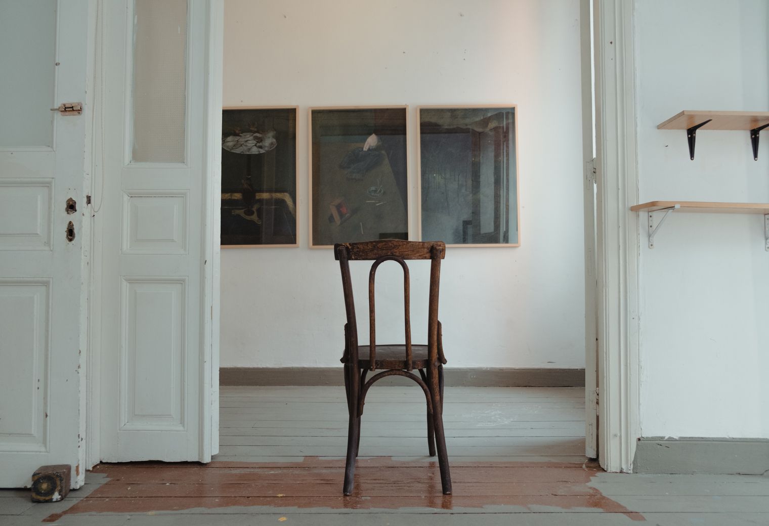 House Painting in Kingston upon Thames — woodwork brushed to a crisp, smooth line